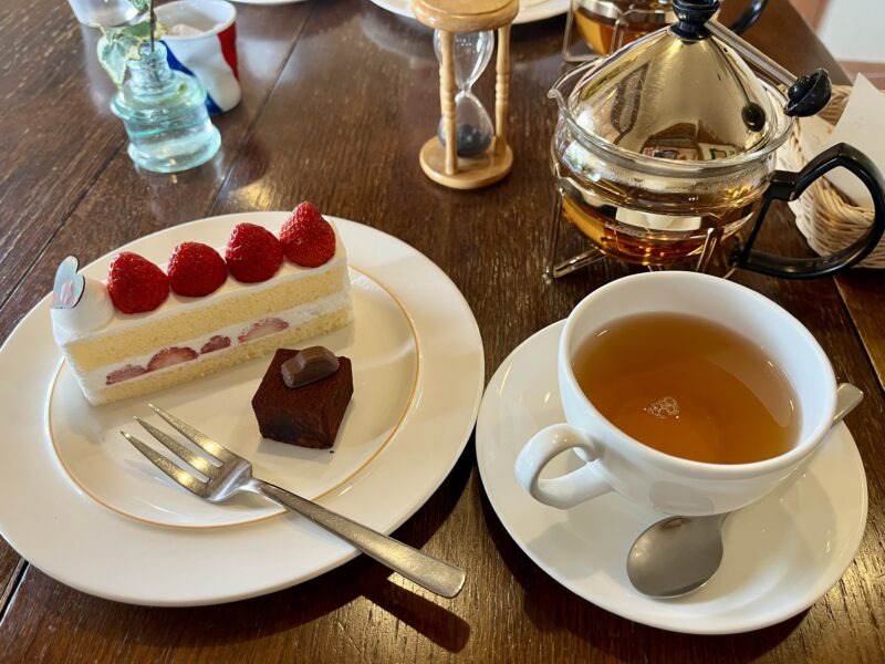 ケーキと紅茶