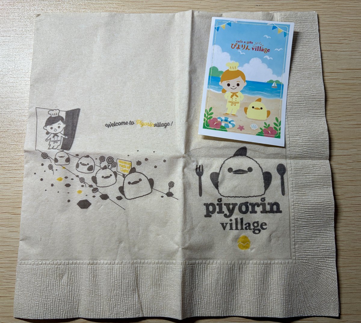 ぴよりんvillageのオリジナルステッカー(夏の海デザイン)とぴよりん柄の紙ナプキン